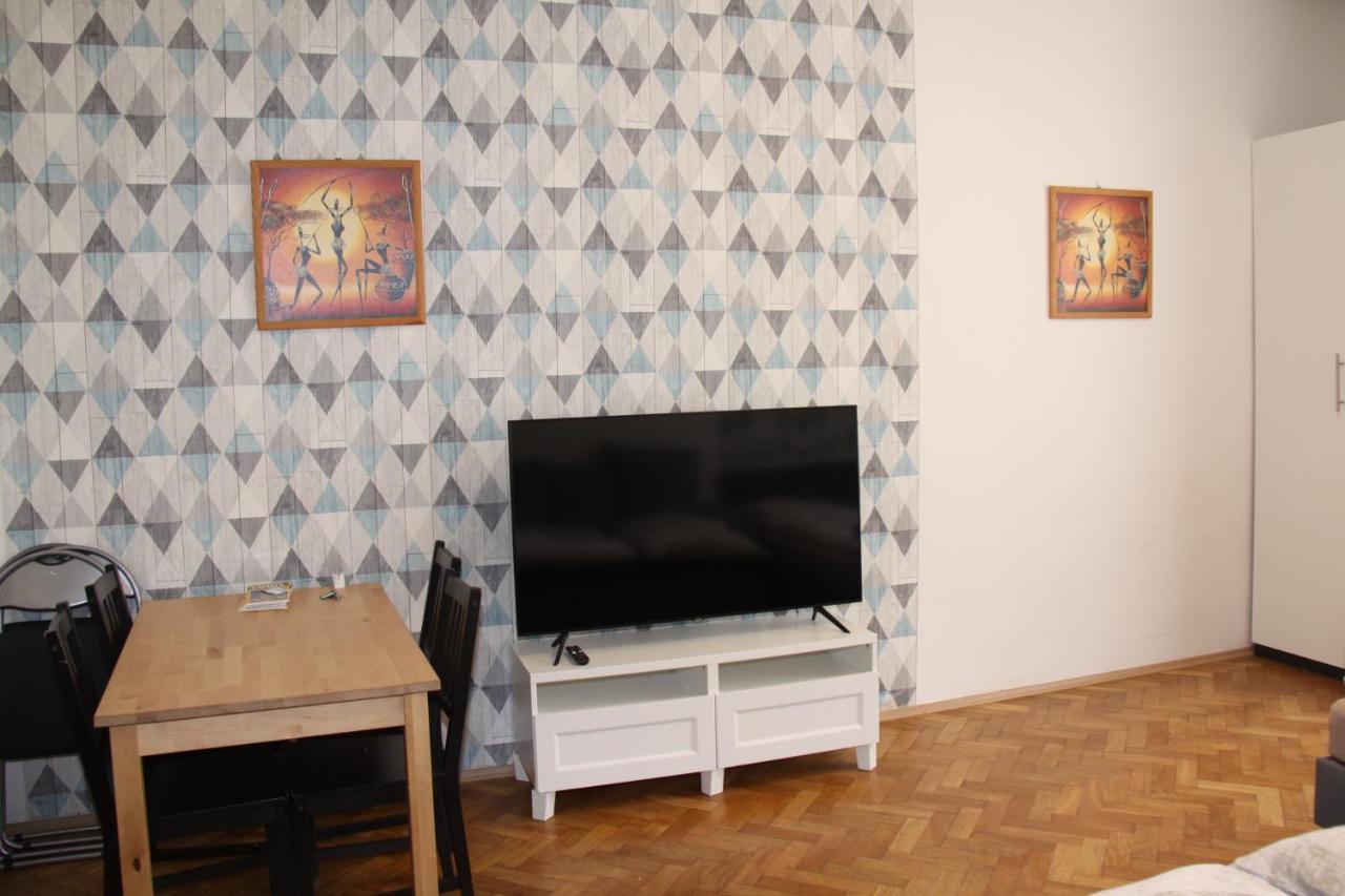 Central Prague Wenceslas Square Apartments Экстерьер фото