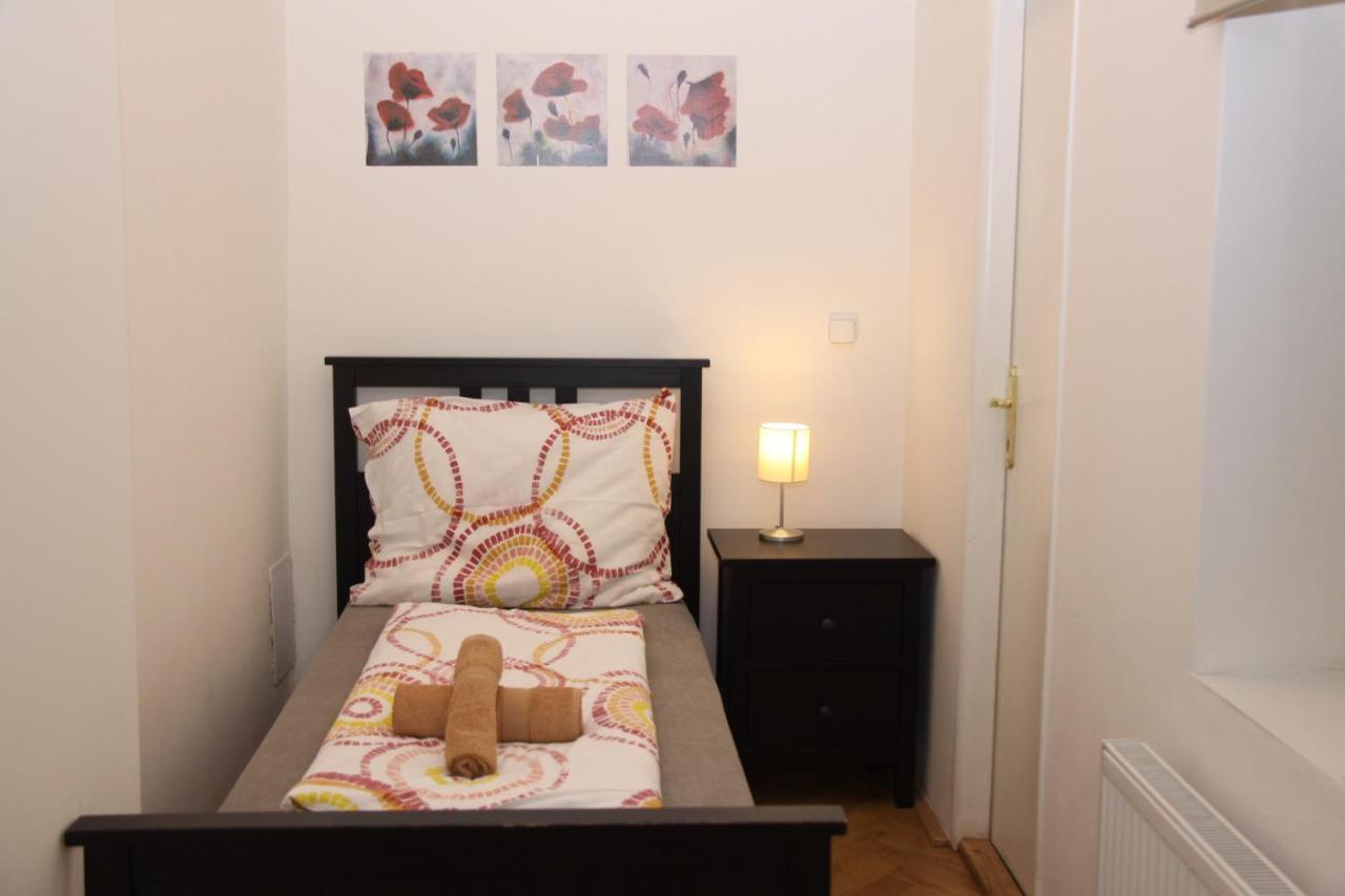 Central Prague Wenceslas Square Apartments Экстерьер фото